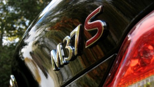 Audi, BMW en Mercedes-Benz, het zijn de top-3 merken die het in Europa voor het zeggen hebben met premium modellen. Lexus probeert er sinds 1990 een stokje tussen te steken en sinds krap twee jaar is