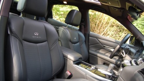 Audi, BMW en Mercedes-Benz, het zijn de top-3 merken die het in Europa voor het zeggen hebben met premium modellen. Lexus probeert er sinds 1990 een stokje tussen te steken en sinds krap twee jaar is