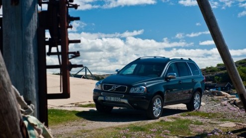 Voor het nieuwe modeljaar voert Volvo een krachtkuur door aan de D5 dieselmotorisering van de XC90. De vijfcilinder levert voortaan 200 pk en verbruikt tegelijkertijd iets minder brandstof. Nog iets z