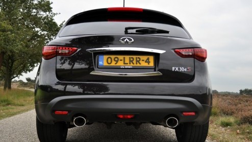 De Infiniti FX-serie is geen onbekend type in ons land. Ook al is het merk pas sinds 2008 officieel actief in Nederland, via grijze import zijn de jaren daarvoor een handvol FX-en naar ons land gehaal