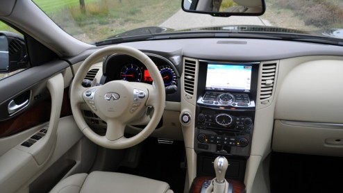 De Infiniti FX-serie is geen onbekend type in ons land. Ook al is het merk pas sinds 2008 officieel actief in Nederland, via grijze import zijn de jaren daarvoor een handvol FX-en naar ons land gehaal