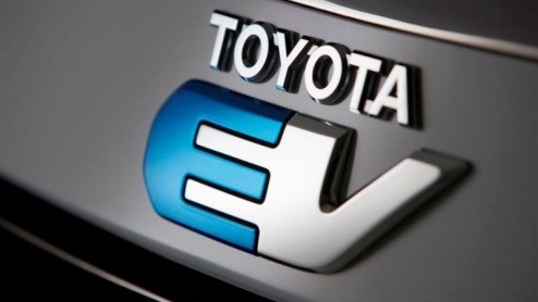 In 2012 zet Toyota grote stappen met nieuwe 11 hybridemodellen. Een daarvan verbruikt onder de Japanse norm slechts 1 op 40. Verder rijdt dan zowel een volwaardige plug-in hybride als een compleet ele