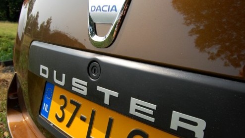 Is Dacia een no-nonsense, anoniem merk? Echt niet! Uit de rap stijgende verkoopcijfers en de populariteit van de jaarlijkse Dacia dag blijkt wel dat de Roemenen genoeg los kunnen maken bij het (prijsb