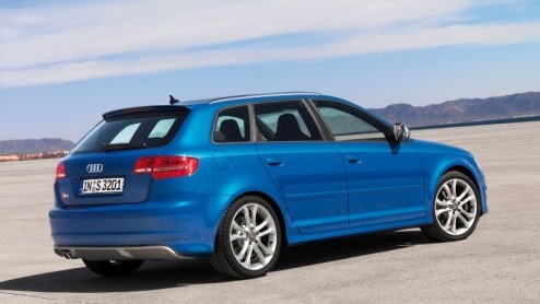 Sta je nog op het punt een Audi S3 te kopen? Goed nieuws, Audi heeft een nieuwe Pro Line uitvoering samengesteld. Als vanouds wordt het standaardpakket uitgebreid met luxe zaken tegen een interessante