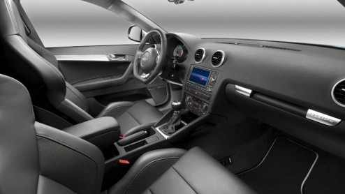 Sta je nog op het punt een Audi S3 te kopen? Goed nieuws, Audi heeft een nieuwe Pro Line uitvoering samengesteld. Als vanouds wordt het standaardpakket uitgebreid met luxe zaken tegen een interessante