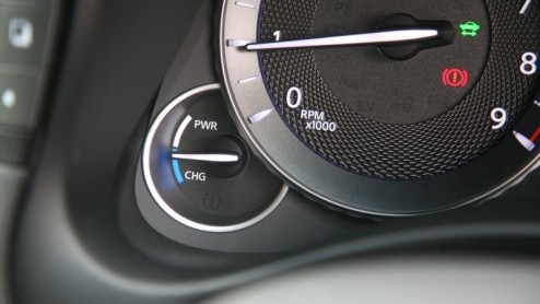 Infiniti introduceert over zes maanden hun eerste hybridemodel, de M35h. Het vlaggenschip krijgt de beschikking over een benzine-V6 met elektromotor en wordt daarmee direct de meest zuinige Infiniti.