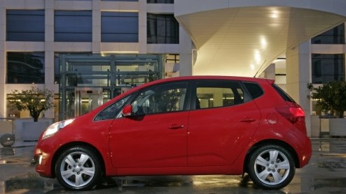 Kia kan in de handen wrijven. De twee nieuwe modellen uit de familie  Sportage en Venga  hebben inmiddels de EuroNCAP botsproef ondergaan. En daar blijken ze voorbeeldig uit de bus te komen want bei
