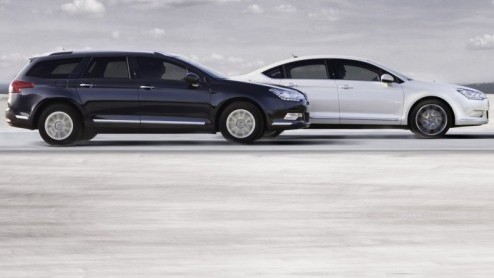 Citron gooit het leveringsprogramma van de C5 op de schop. De Fransoos wordt verkrijgbaar met nieuwe motoren, er verschijnen nieuwe uitvoeringen en daarnaast voerde het merk enkele uiterlijke retouch