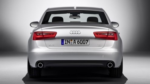 En dan nu officieel met alle details; de nieuwe Audi A6! De zakelijke Duitser is in topvorm met tal de nieuwste handige en veilige innovaties, efficinte motoren met zelfs een hybrideversie en een str