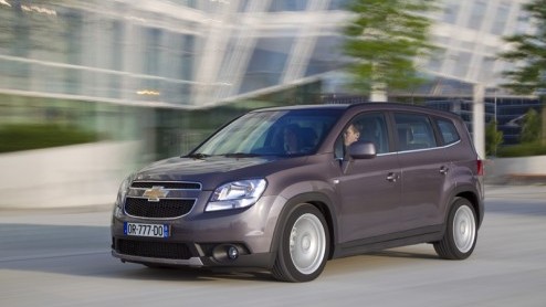 Chevrolet heeft de prijzen van de zevenzits Orlando bekend gemaakt. De bijzonder ogende MPV is te koop met keuze uit drie motoren en de prijslijst start bij 23.395 euro.