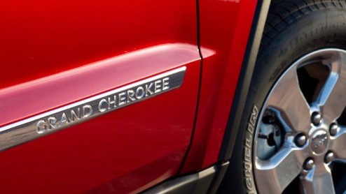 Begin januari staat de compleet nieuwe Jeep Grand Cherokee bij de dealers. De vormgeving evolueerde, onderhuids vond een heuse revolutie plaats met nieuwe aandrijflijnen en een onafhankelijke wielopha