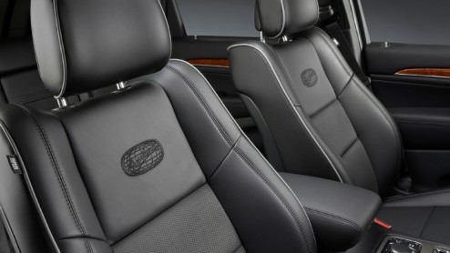 Begin januari staat de compleet nieuwe Jeep Grand Cherokee bij de dealers. De vormgeving evolueerde, onderhuids vond een heuse revolutie plaats met nieuwe aandrijflijnen en een onafhankelijke wielopha