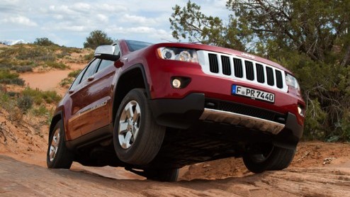 Begin januari staat de compleet nieuwe Jeep Grand Cherokee bij de dealers. De vormgeving evolueerde, onderhuids vond een heuse revolutie plaats met nieuwe aandrijflijnen en een onafhankelijke wielopha