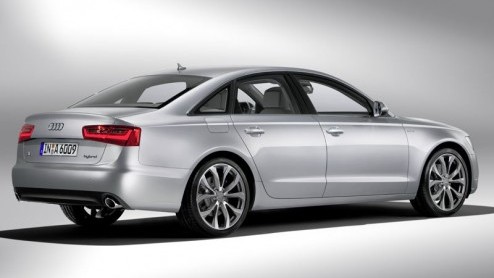 Audi heeft de prijslijsten van de nieuwe A6 gedrukt. De nieuwe limousine is beschikbaar vanaf 46.900 euro. Vanaf volgende week is de auto te bestellen. Uitlevering vindt dan begin april plaats.