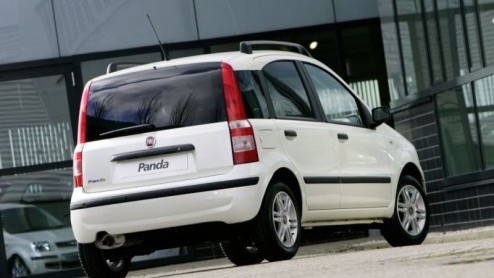 Belastingvrij rijden op aardgas. Dat kan nu met de Fiat Panda Natural Power. Het merk had de aardgas-Panda al enige tijd in het leveringsprogramma opgenomen, maar met de komst van een grotere(!) 1.4 b