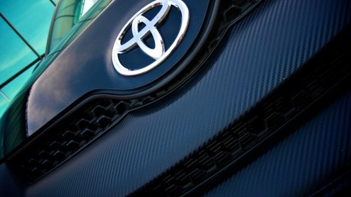 Iedereen treedt wel eens buiten het boekje, zo ook Nissan en Toyota. Beide merken hebben ieder hun staaltje out of the box-denken in het modelgamma opgenomen. Voor zowel de nieuwe rebelse Juke als op