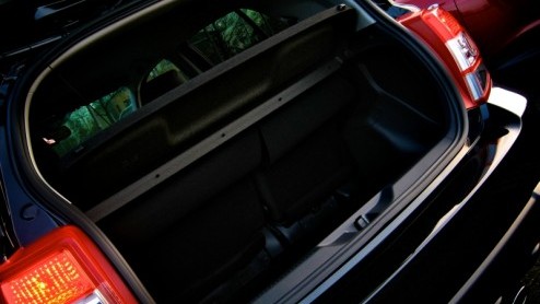 Iedereen treedt wel eens buiten het boekje, zo ook Nissan en Toyota. Beide merken hebben ieder hun staaltje out of the box-denken in het modelgamma opgenomen. Voor zowel de nieuwe rebelse Juke als op
