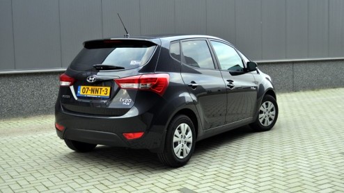 Kia heeft de Venga, Hyundai doet het sinds kort met de ix20 in het B-segment. De Kia passeerde hier vorig jaar al de revue en verraste in positieve zin. Hoe verging het zijn neefje, de Hyundai ix20, t