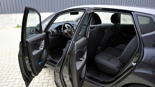 Kia heeft de Venga, Hyundai doet het sinds kort met de ix20 in het B-segment. De Kia passeerde hier vorig jaar al de revue en verraste in positieve zin. Hoe verging het zijn neefje, de Hyundai ix20, t