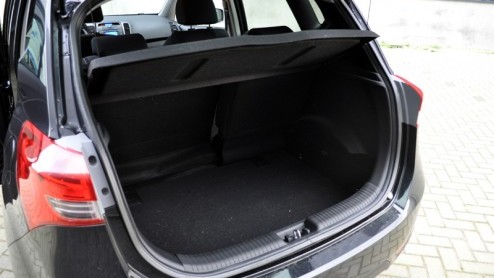 Kia heeft de Venga, Hyundai doet het sinds kort met de ix20 in het B-segment. De Kia passeerde hier vorig jaar al de revue en verraste in positieve zin. Hoe verging het zijn neefje, de Hyundai ix20, t