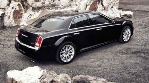 Het is nu officieel; de nieuwe Chrysler 300 is een feit. De Amerikaanse sedan grondig opgefrist het jaar 2011 in met meer glansrijke presentatie en een gerestyled interieur.