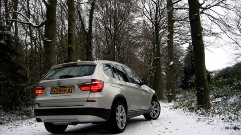 De BMW X3 is back in business. Niet dat de eerste generatie met 38% verkoopaandeel in de X-familie een ondergesneeuwd bestaan heeft geleid, maar nu de concurrentie verder is toegenomen en 'een maatje