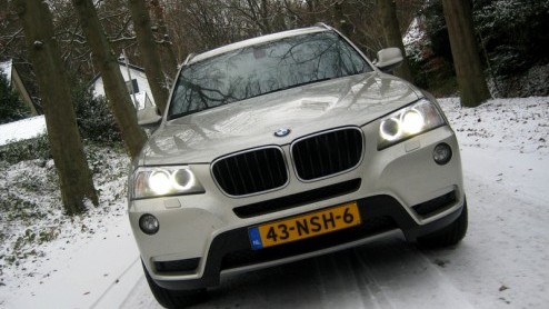 De BMW X3 is back in business. Niet dat de eerste generatie met 38% verkoopaandeel in de X-familie een ondergesneeuwd bestaan heeft geleid, maar nu de concurrentie verder is toegenomen en 'een maatje