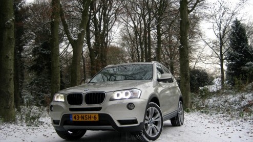 De BMW X3 is back in business. Niet dat de eerste generatie met 38% verkoopaandeel in de X-familie een ondergesneeuwd bestaan heeft geleid, maar nu de concurrentie verder is toegenomen en 'een maatje