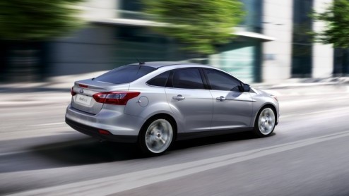 In april verschijnt de nieuwe Ford Focus in de showrooms. Om autominnend Nederland alvast op te warmen geeft de importeur prijzen en specificaties vrij. Ford levert de nieuwe generatie met een keur aa