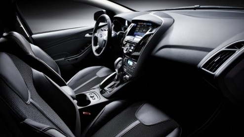 In april verschijnt de nieuwe Ford Focus in de showrooms. Om autominnend Nederland alvast op te warmen geeft de importeur prijzen en specificaties vrij. Ford levert de nieuwe generatie met een keur aa