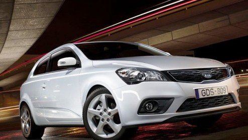 Nadat Kia de Cee'd en Cee'd SportyWagon een facelift heeft gegeven, is het nu de beurt aan de pro_cee'd. De vernieuwde carrire van Kia's meest dynamische telg gaat ook gepaard met sterkere 1.6 diesel
