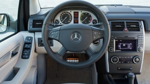 De auto van de toekomst rijdt waarschijnlijk niet op benzine of diesel. Mercedes-Benz werkt daarom hard aan de ontwikkeling van elektrische autos. Inmiddels hebben de Duitsers een aantal modellen up