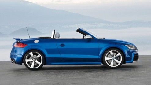 In Duitsland weten ze al even niet beter, maar nu is dan ook Nederland aan de beurt. Audi levert de TT RS voortaan ook met S tronic. Het regelrechte topmodel met vijfcilinder turbomotor krijgt de geav