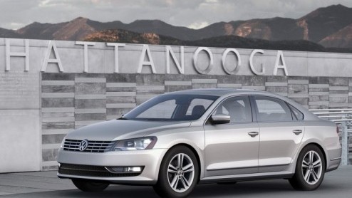 Volkswagen heeft het doek in Amerika verwijderd van de nieuwe 'Midsize Sedan' en die noemen ze...Passat! Zoals verwacht wijkt deze Amerikaanse Duitser duidelijk af van onze eigen Passat en is ook grot