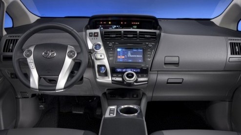 Toyota maakt zich op voor twee nieuwe hybridemodellen. Niet alleen kunnen we aftellen naar de Prius+ MPV met zeven zitplaatsen, ook ziet de nieuwe Yaris met hybride-aandrijflijn als studiemodel het li