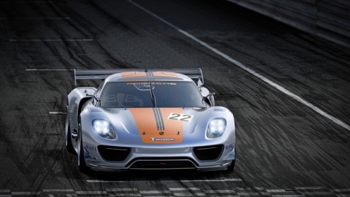 Dit is de coup met middenmotor waar Porsche het al een tijdje over heeft; de Porsche 918 RSR. Een spectaculaire samensmelting van de 911 GT3 R Hybrid met het design van de 918 Spyder die eerder dit j