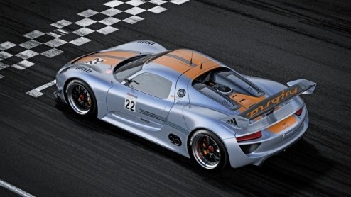 Dit is de coup met middenmotor waar Porsche het al een tijdje over heeft; de Porsche 918 RSR. Een spectaculaire samensmelting van de 911 GT3 R Hybrid met het design van de 918 Spyder die eerder dit j