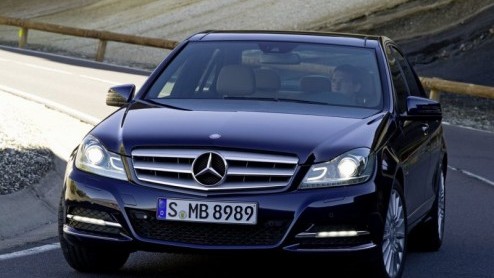 Mercedes-Benz heeft in 2010 een goed jaar achter de rug, zowel in Europa, China als Amerika. Dit jaar staan er weer een hoop nieuwe modellen op de rol die de Duitsers nog meer vertrouwen geven in de t