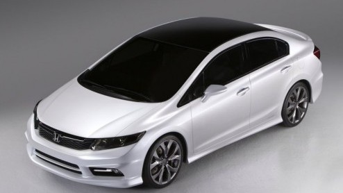 Honda heeft twee Civic-studiemodellen meegenomen naar Detroit om alvast in grote lijnen te laten zien wat ze ermee van plan zijn. Veel tijd tussen presentatie en introductie is er overigens niet, want