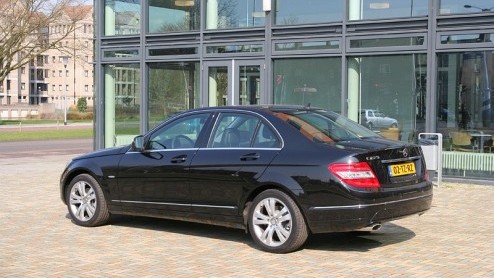 Mercedes-Benz heeft er de laatste jaren steeds meer concurrenten bijgekregen. Naast BMW heeft Audi zich ontpopt tot geduchte tegenstrever, die Das Haus op sommige gebieden  zoals bijvoorbeeld zicht
