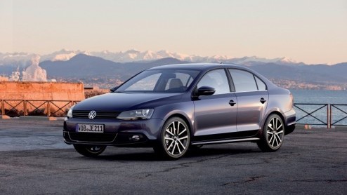 De nieuwe Volkswagen Jetta is vanaf nu leverbaar. De nieuwe generatie is nog volwassener uitgerust, zuiniger met brandstof en aantrekkelijker voor de zakelijke rijders doordat er vijf uitvoeringen met