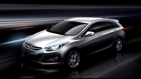 Dit jaar moet de Hyundai i40 de bakens verzetten in het (zakelijke) middenklasse segment. Vanaf juni staat hij eerst als stationwagon in de showroom. De glansrijke Sonata-opvolger wordt leverbaar met