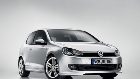 Volkswagen heeft tijdelijk extra complete uitvoeringen van de Golf, Scirocco en Passat CC in de showroom staan. Met een R-Line Edition, Edition en scherp geprijsde optiepakketten biedt het merk (sport