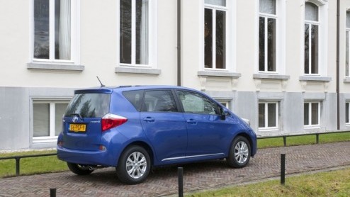 Tot een aantal jaren geleden was er ruimte te over bij Toyota. De Yaris, Corolla en Avensis hadden ieder een ruimtelijke Verso-variant om in de behoefte van ieder gezin te voorzien. In de loop der j