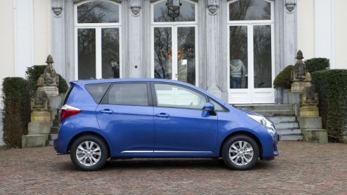 Tot een aantal jaren geleden was er ruimte te over bij Toyota. De Yaris, Corolla en Avensis hadden ieder een ruimtelijke Verso-variant om in de behoefte van ieder gezin te voorzien. In de loop der j