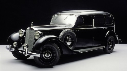 Mercedes-Benz viert in 2011 niet alleen het 125-jarig bestaan van het concern, maar ook het feit dat het dit jaar 75 jaar geleden is dat het merk de 260 D introduceerde, de eerste personenwagen ter we