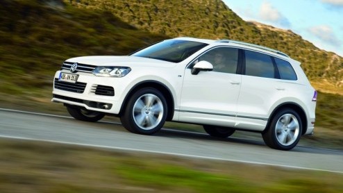 Is de nieuwe Volkswagen Touareg niet sportief genoeg? Daar is nu voor een deel wat aan te doen met het R-Line pakket. Het (exterieur)pakket geeft de Touareg visueel nog meer spieren en maakt daardoor