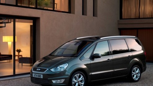 De 200 pk sterke 2.2 TDCi dieselmotorisering van de Ford Mondeo, S-MAX en Galaxy was tot nu alleen met een handgeschakelde zesversnellingsbak leverbaar. Daar komt per direct verandering in met de koms