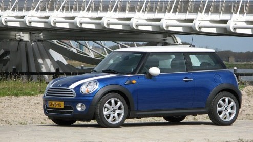 Het motorengamma van de Mini is nu compleet, want een 1,4 liter 95 pk instapversie en een diesel zijn aan de reeks toegevoegd. Bij de vorige Mini zag de importeur de dieselversie voor Nederland niet z