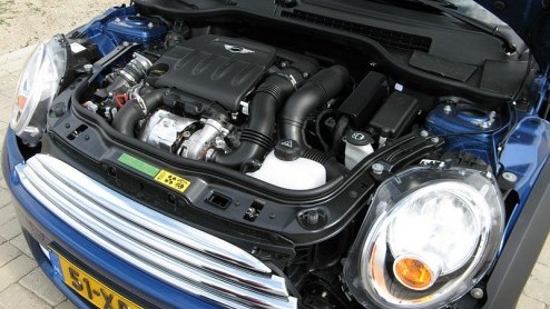 Het motorengamma van de Mini is nu compleet, want een 1,4 liter 95 pk instapversie en een diesel zijn aan de reeks toegevoegd. Bij de vorige Mini zag de importeur de dieselversie voor Nederland niet z